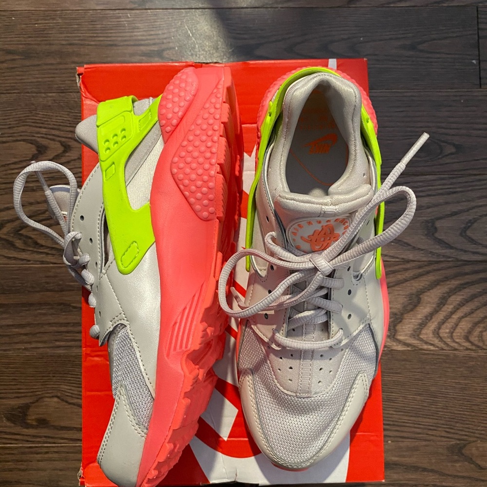 Nike Air Huarache Run Desert Sand Volt-Hot Punch